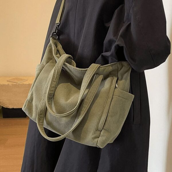 Grand Sac à Main en Velours Côtelé Vert