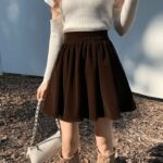 jupe courte plissée en velours