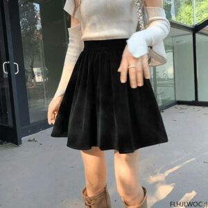 jupe noire plissée en velours
