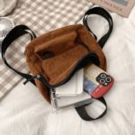 mini sac en velours marron