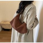 sac à main café en daim