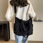 sac à main noir élégance velours côtelé