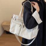 sac en velours beige style crossbody