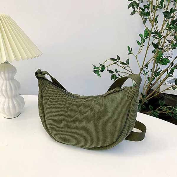 sac hobo vert en velours côtelé